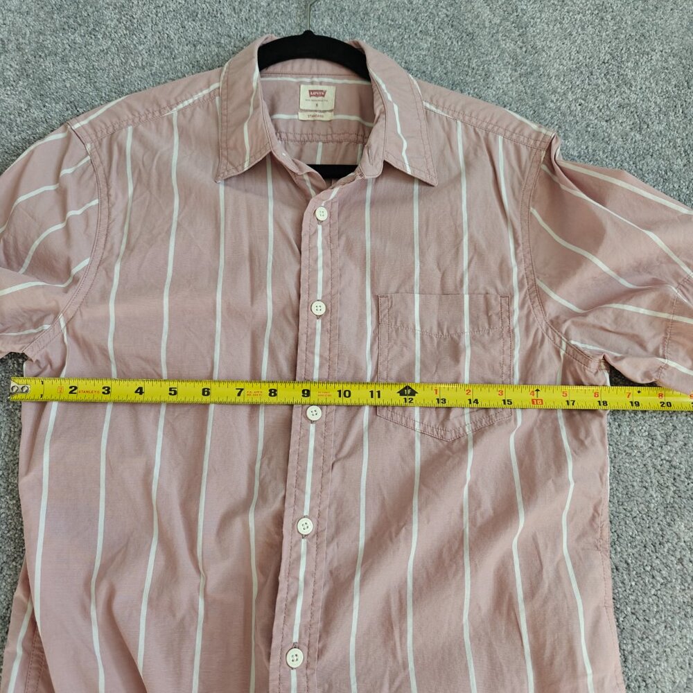 Levi's Men's Small standard pink and white stripe short sleeve button down - Picture 2 of 4